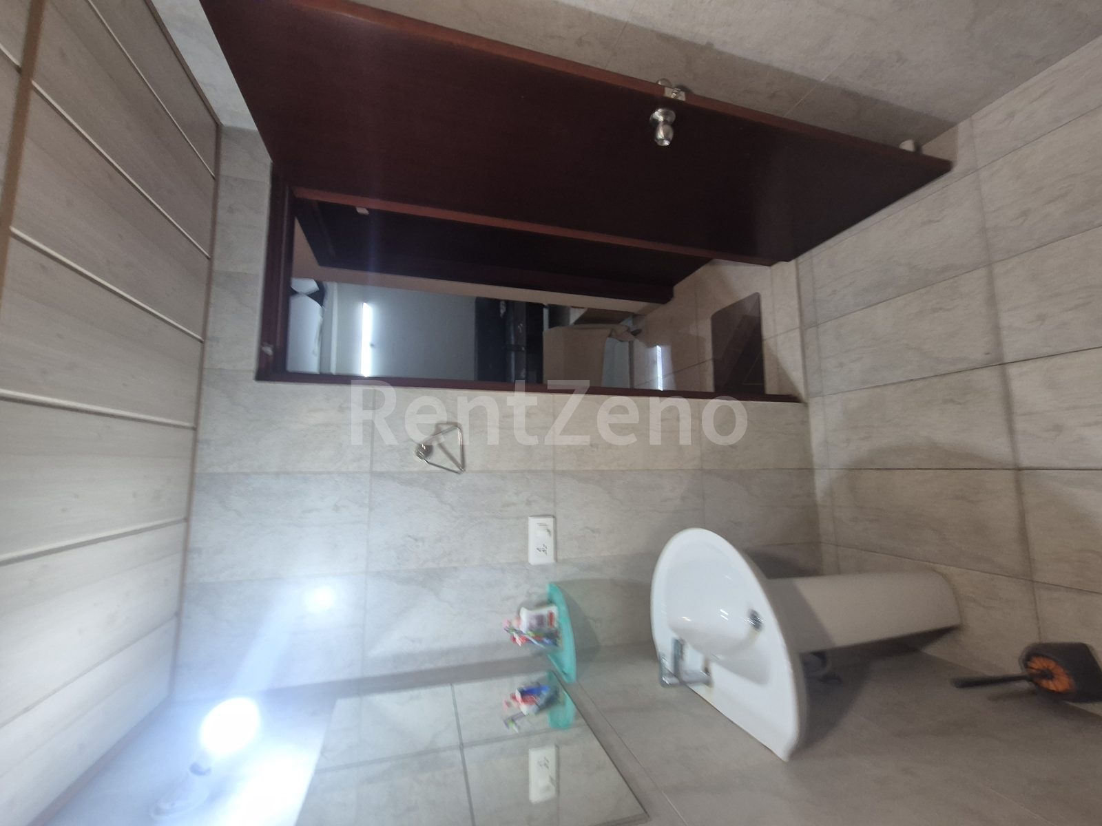 1 Room in Shared 3.5BHK — photo 4 of 6