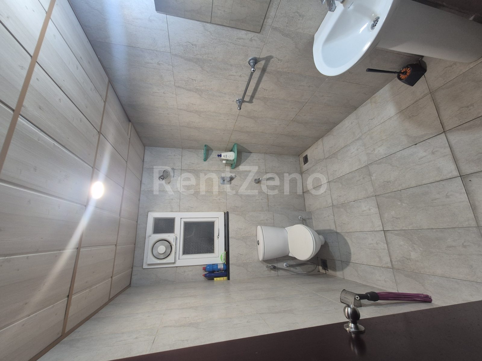 1 Room in Shared 3.5BHK — photo 3 of 6
