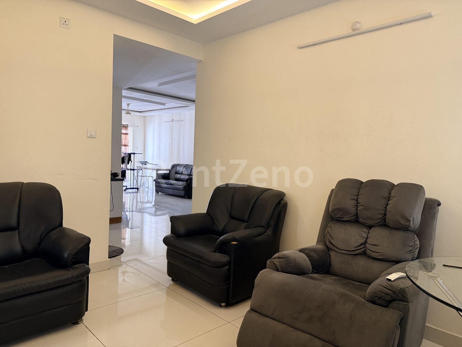 1 Room in Shared 3BHK — photo 2 of 14