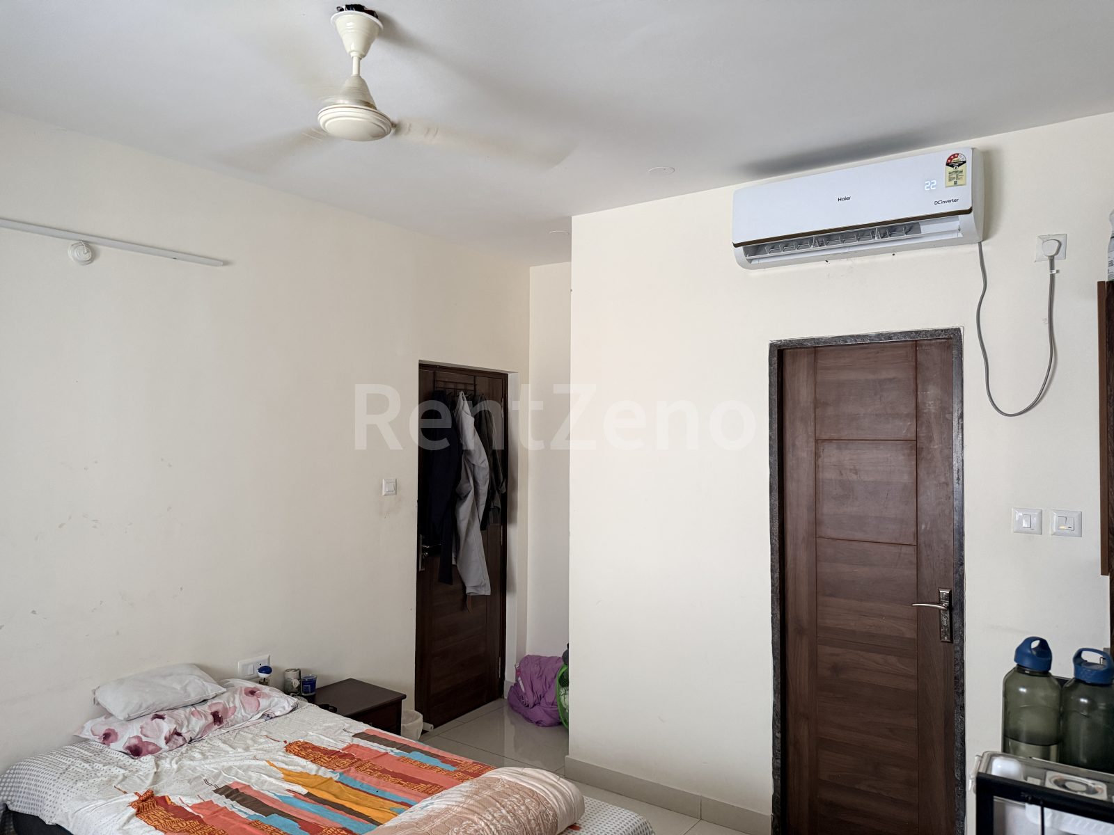 1 Room in Shared 3BHK — photo 7 of 14